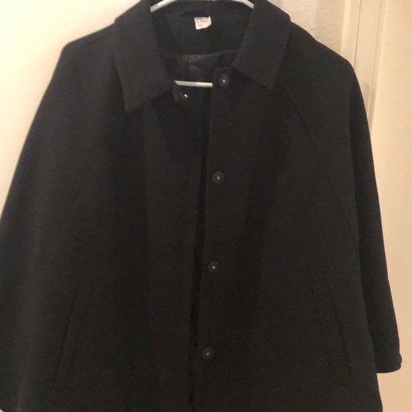 Cape - Picture 3 of 4